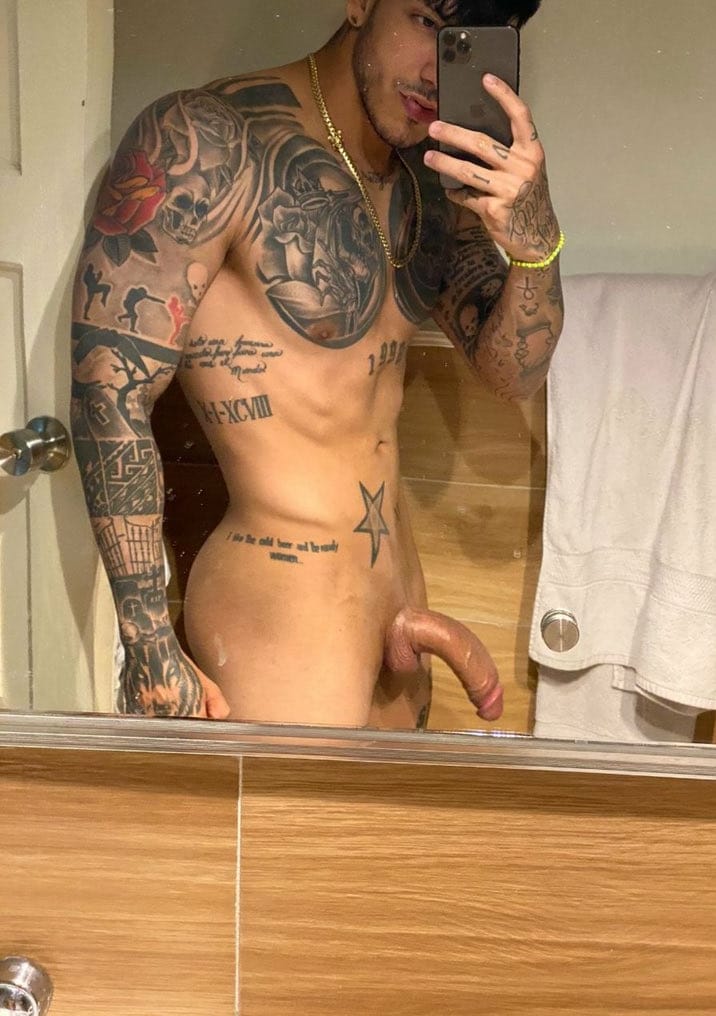 Tattoo Men Porn - Tattooed nude guy - Shaved Dick Pics